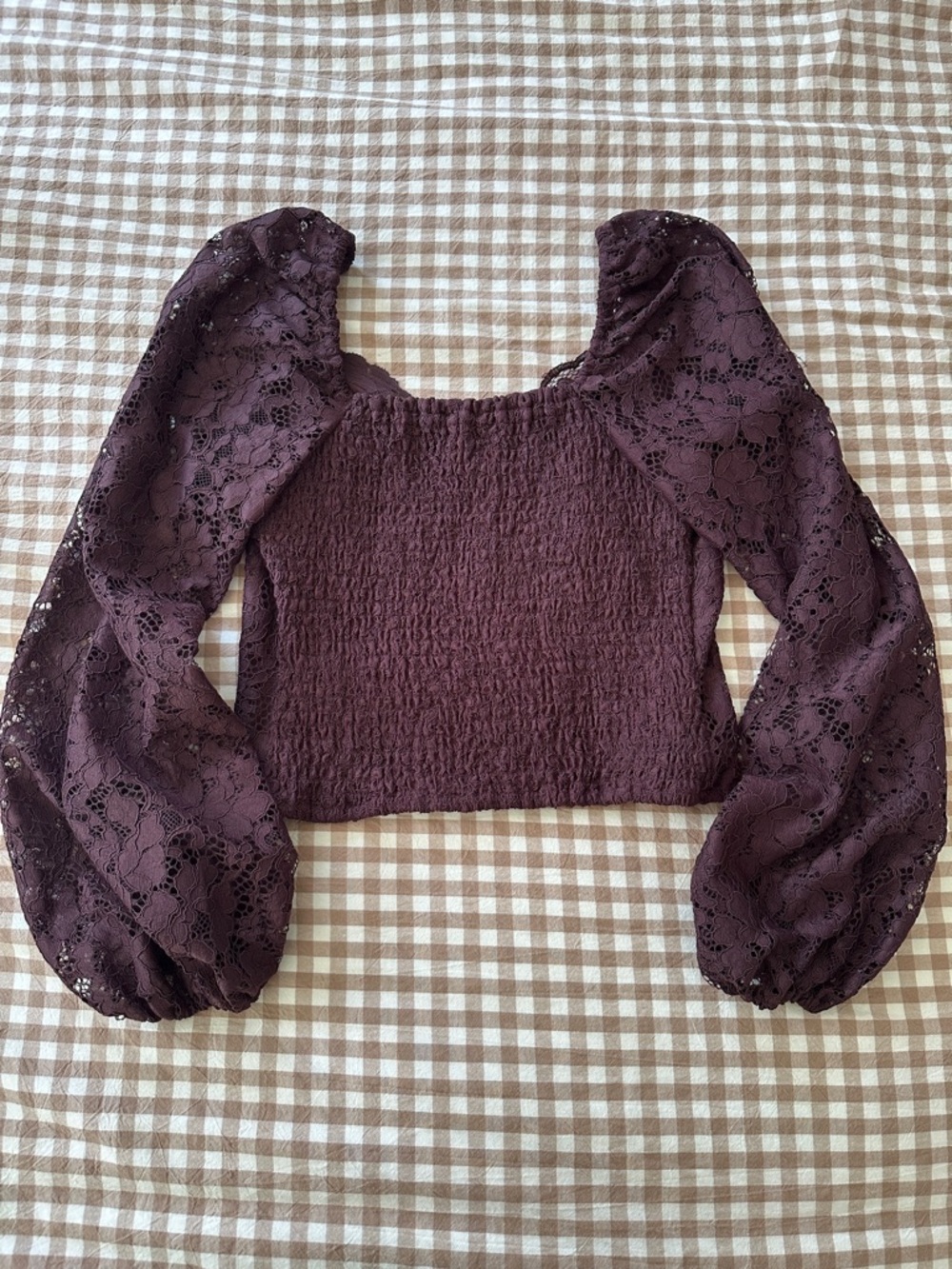 Express Women's Lace Long-Sleeve Crop Top in Plum - Picture 2 of 5
